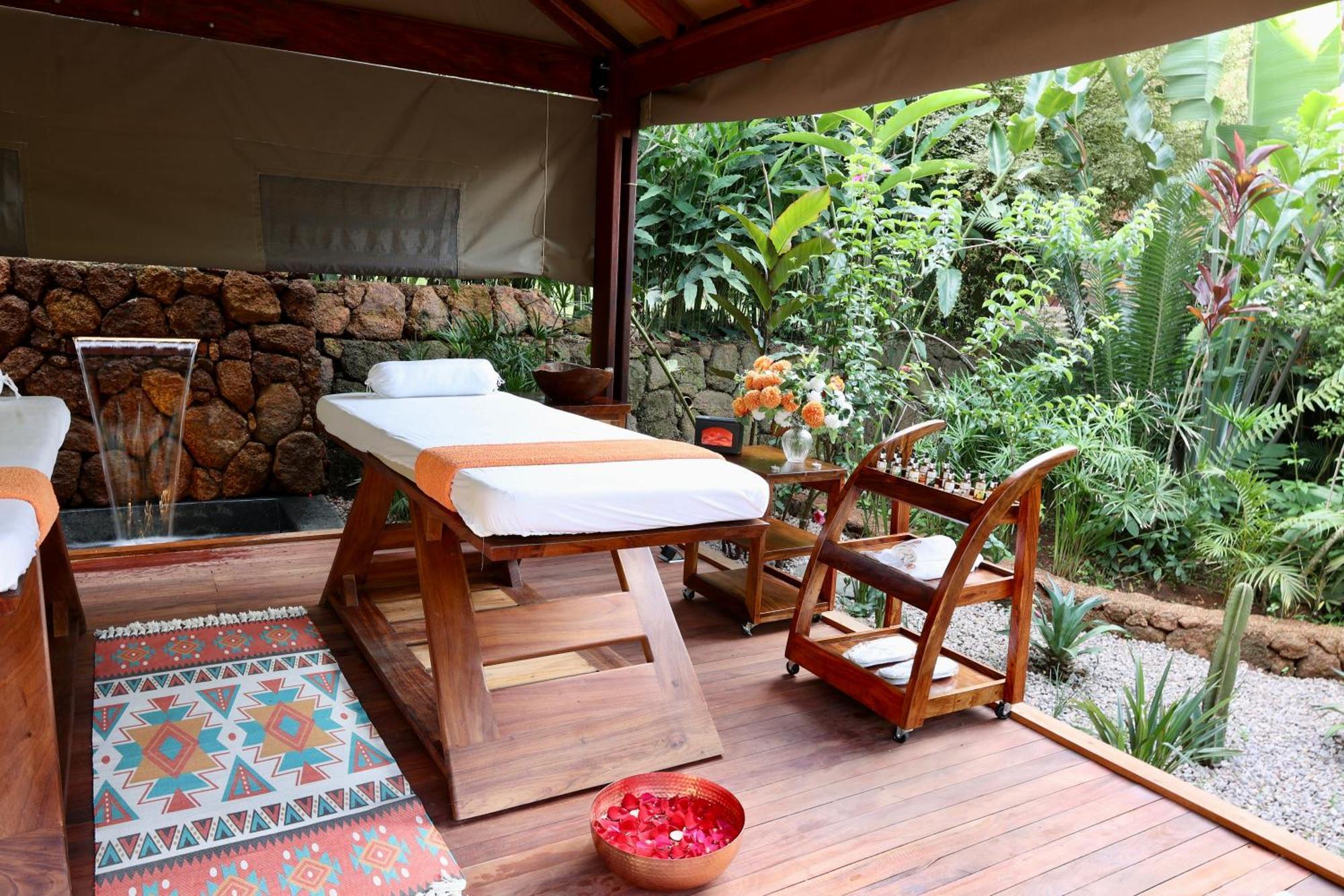 Divine Resort & Spa Kampala Ngoại thất bức ảnh